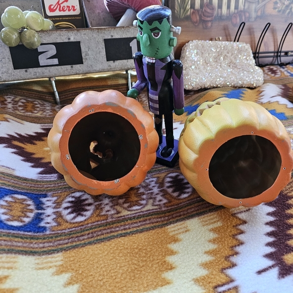 Halloween Decor Lot - Picture 3 of 3